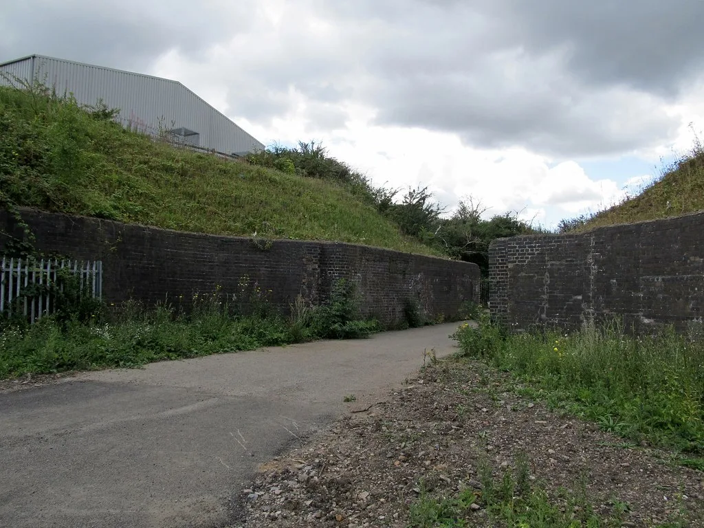 Hunters Lane, Rugby, the road that gives the county recycling centre its name